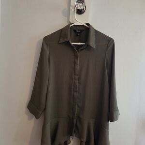 Simply Vera Vera Wang Olive Colored Button Down Shirt